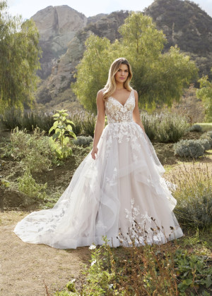 V Neck Ivory Lace Tulle Wedding Dress With Horsehair Trim